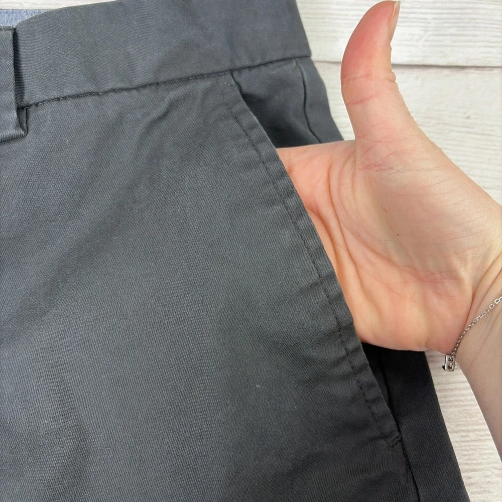 Banana Republic Men's 33x30 Charcoal Gray Aiden Chino Straight Pant Excellent